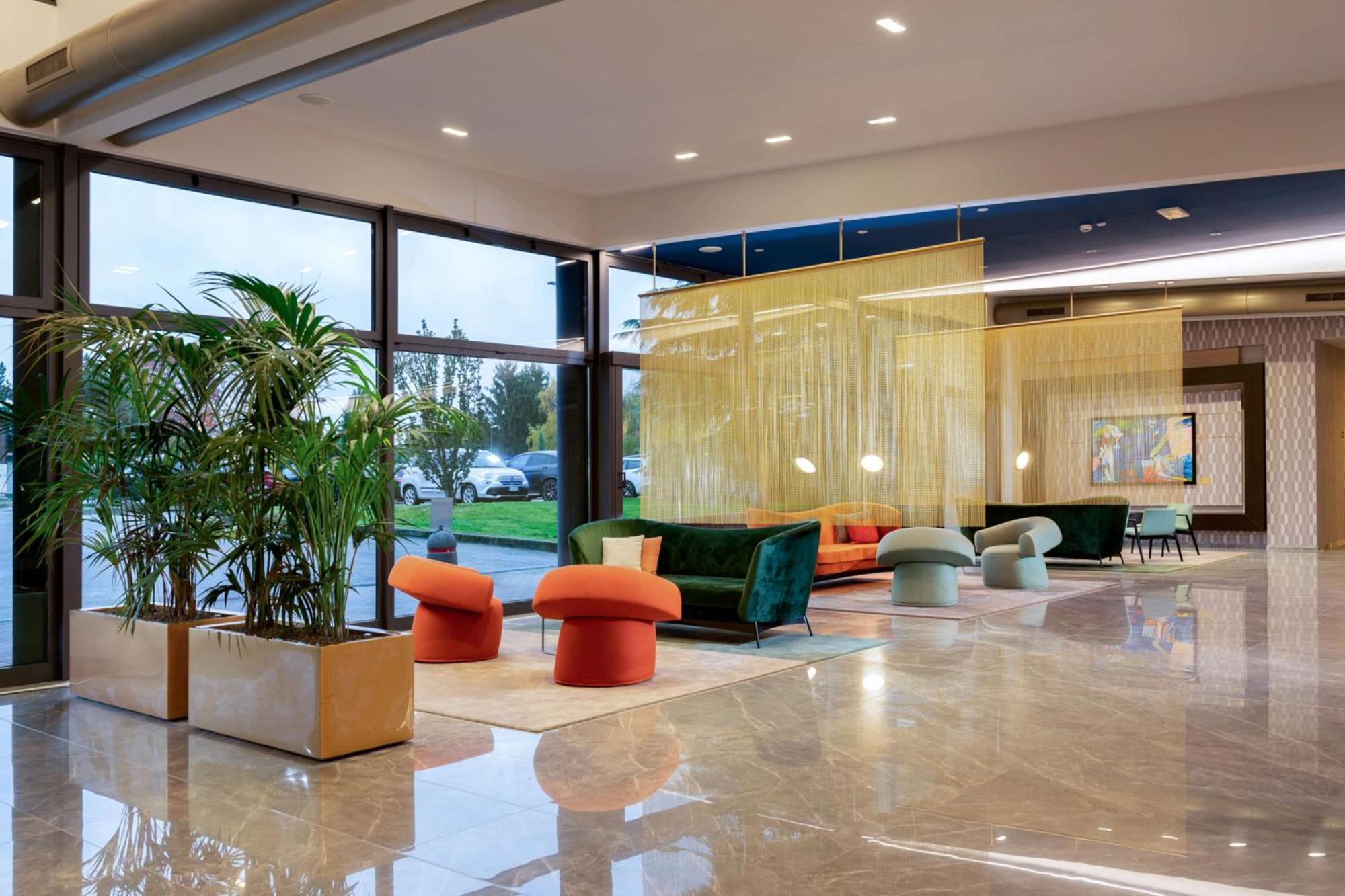 Hotel Doubletree By Hilton Milan Malpensa Solbiate Olona Exterior foto